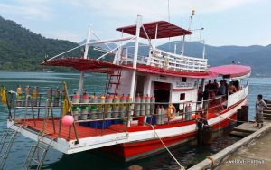 dive boat with nitrox