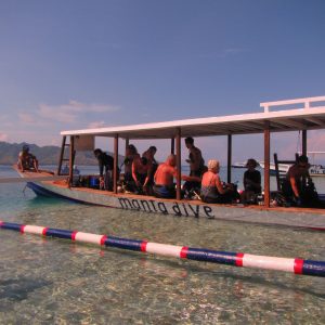 manta dive boat gili air