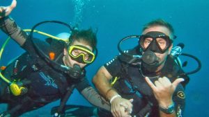 scuba divers gili