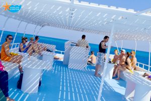 sundeck on dive boat